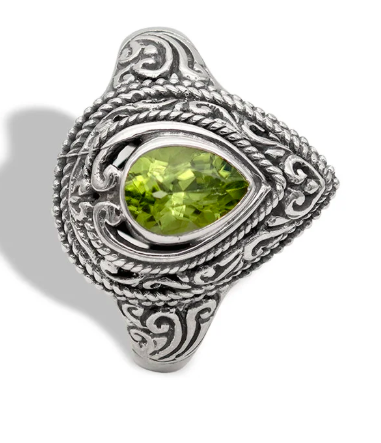 Olde Ornate in Peridot Ring