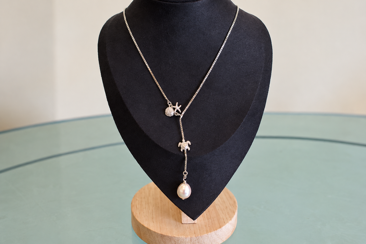 Turtle Charm Lariat Necklace with Freshwater Pearl